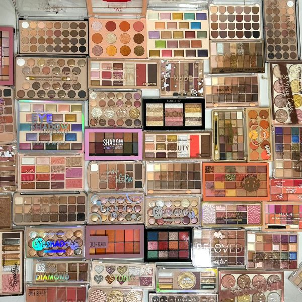 BIG EYESHADOW ANY 1 ( AT ₹149 )